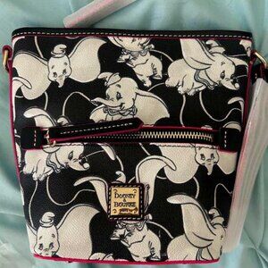 🐘🖤NWT DISNEY X DOONEY AND BOURKE DUMBO SMALL ZIP SAC CROSSBODY